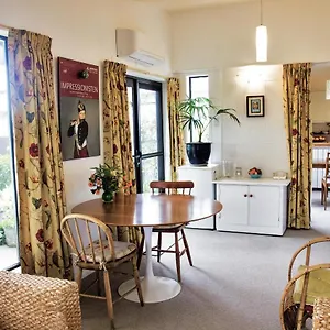 Magnolia House Bed & Breakfast