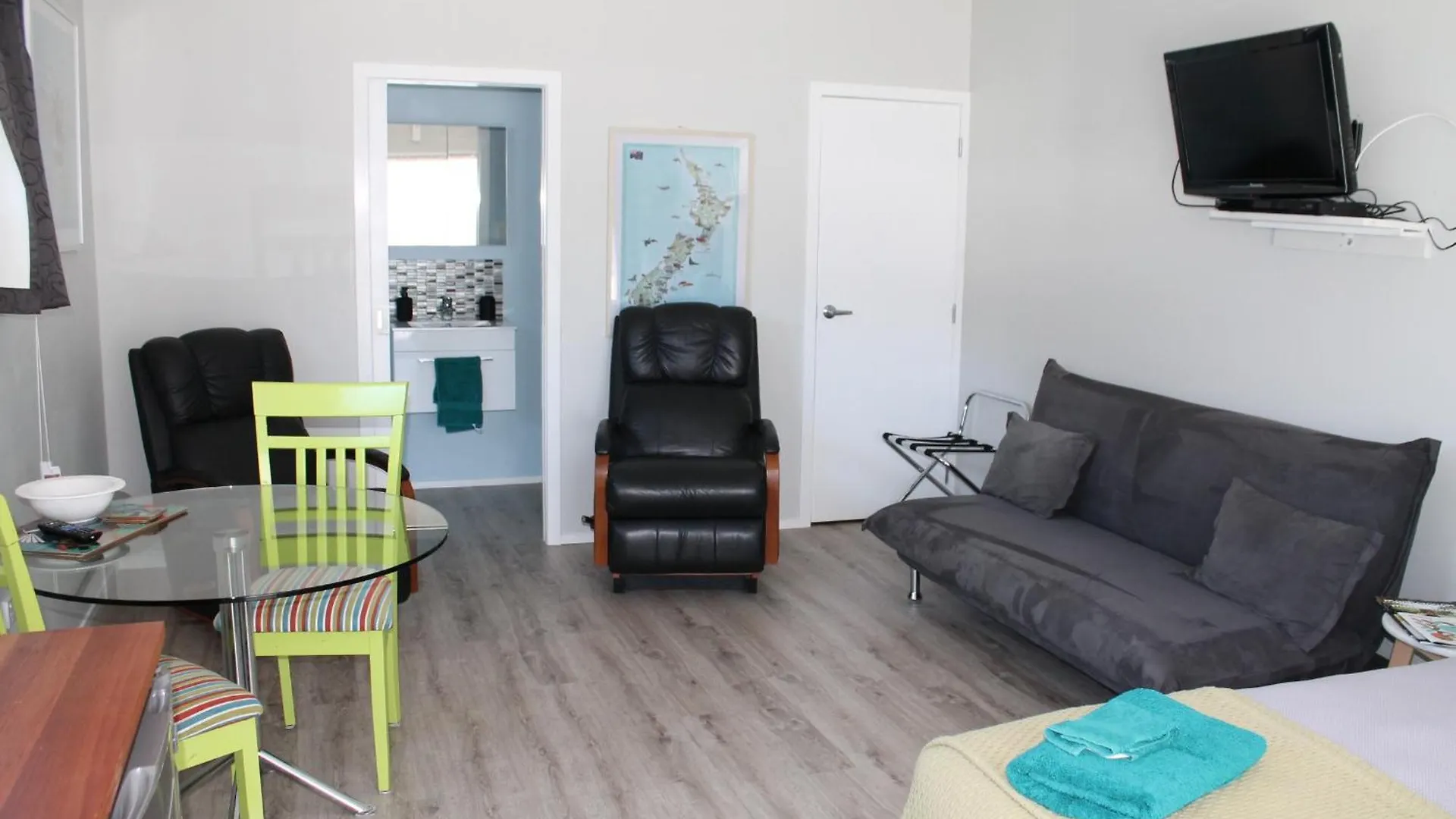 Marlborough Wine Country B&B Blenheim Bed & Breakfast